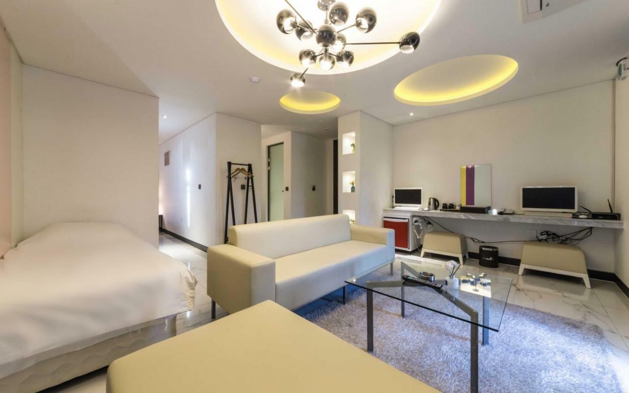 Design Hotel Ddeul& Osan Exterior photo
