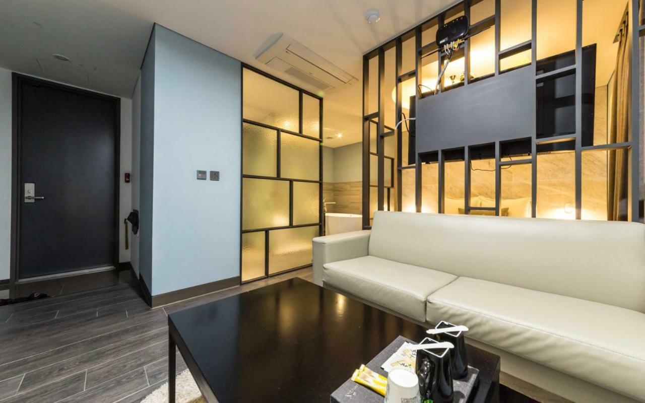 Design Hotel Ddeul& Osan Exterior photo